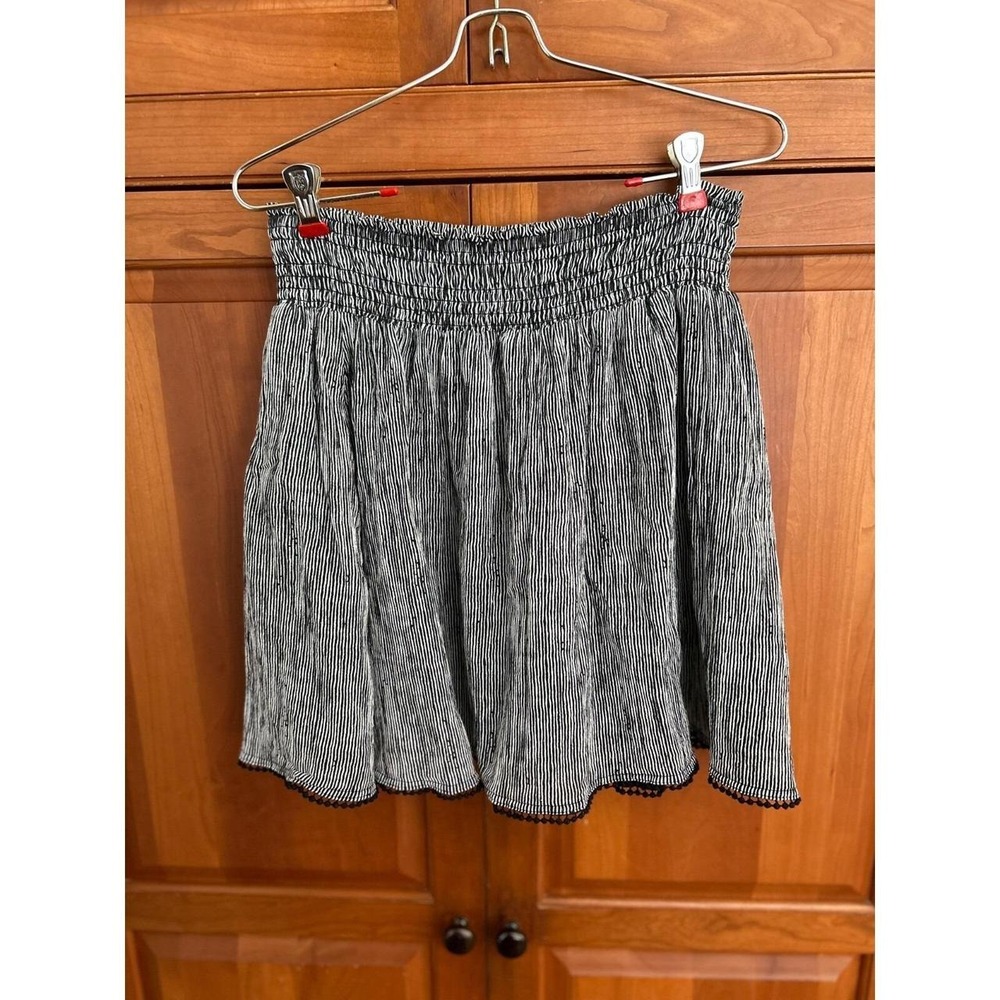 Old Navy Black White Striped Skater Flare Mini Skirt Smocked Waist Pom Trim M